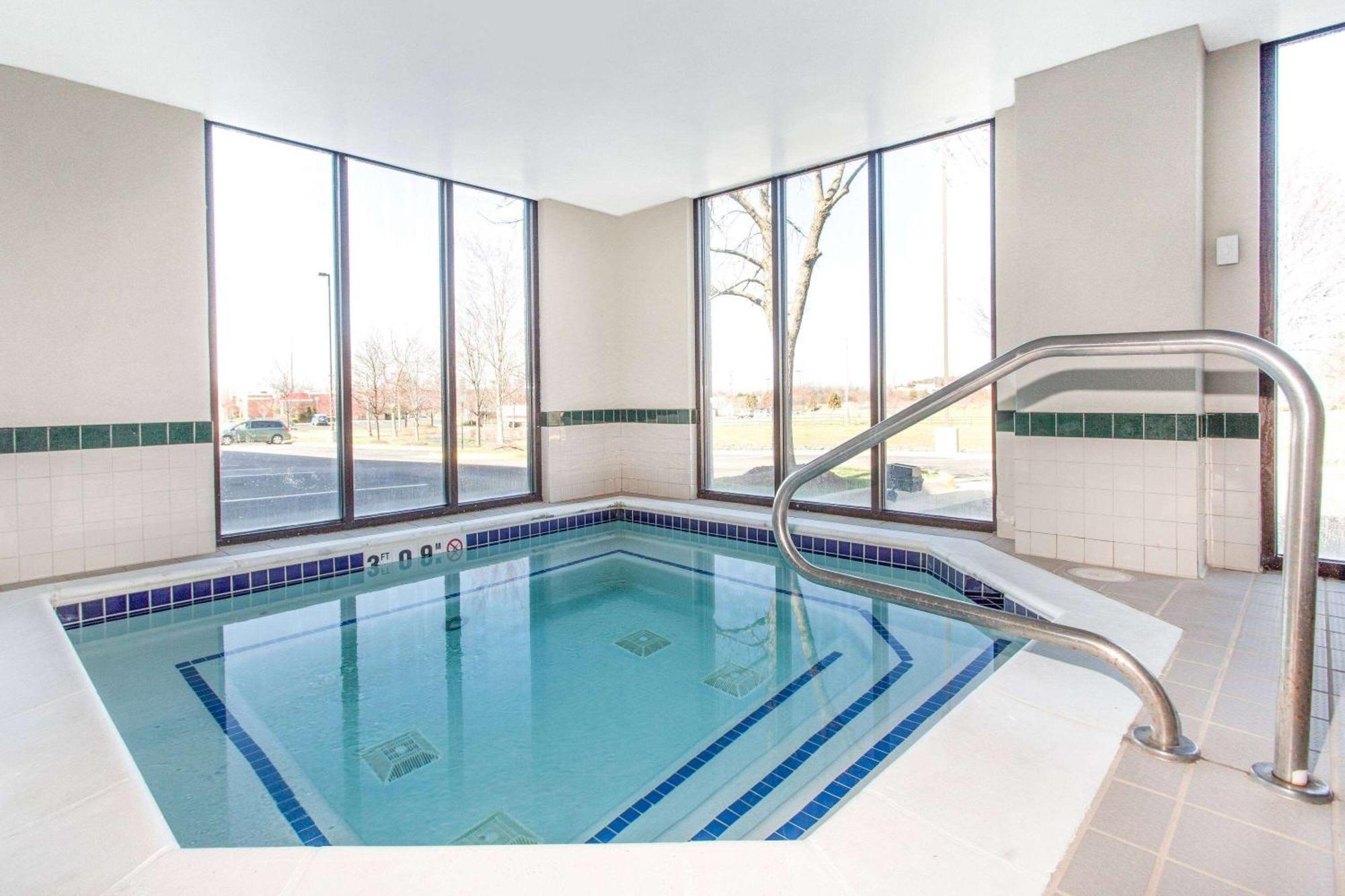 Wingate By Wyndham - Dulles International Hotel Шантили Екстериор снимка