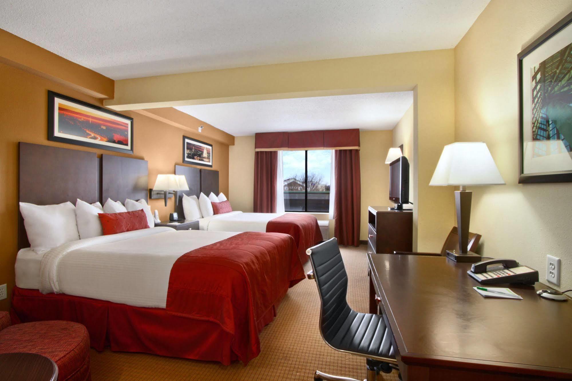 Wingate By Wyndham - Dulles International Hotel Шантили Екстериор снимка